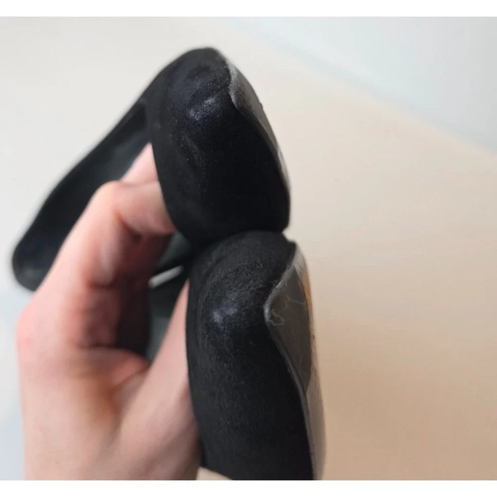 Stuart Weitzman this item